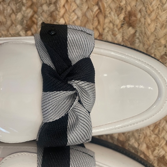 KATE SPADE *NWOT* loafers flats bow patent leather - Picture 2 of 4